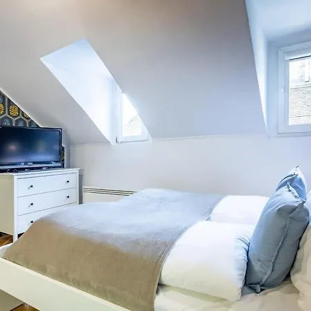 Quiet Charming Near The Center Budapest