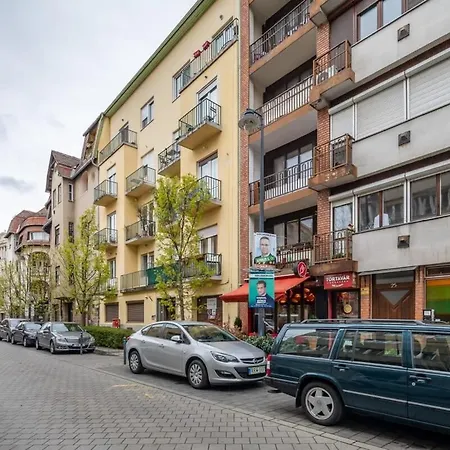 Quiet Charming Near The Center Appartamento