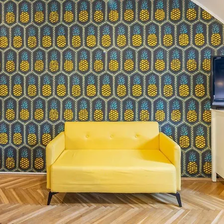 Quiet Charming Near The Center Appartamento Budapest