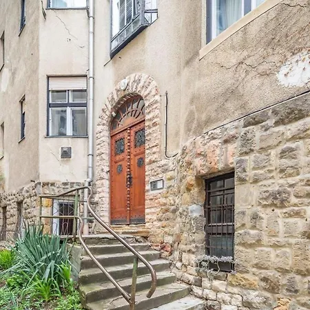 Quiet Charming Near The Center Budapest