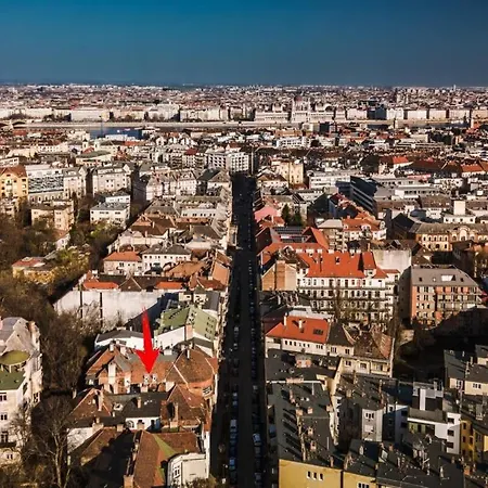 Quiet Charming Near The Center Budapest